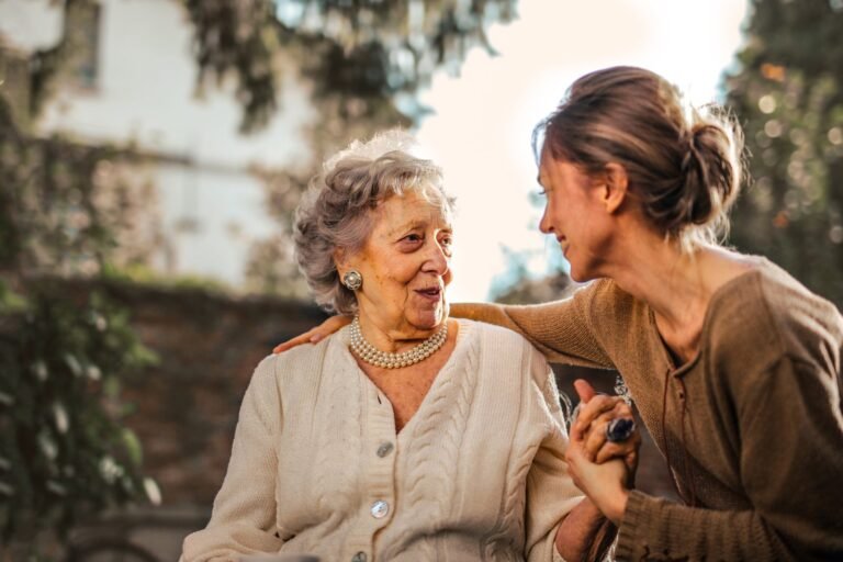Cómo elegir un hogar geriátrico: checklist de visita (con base en la Ley 1315)